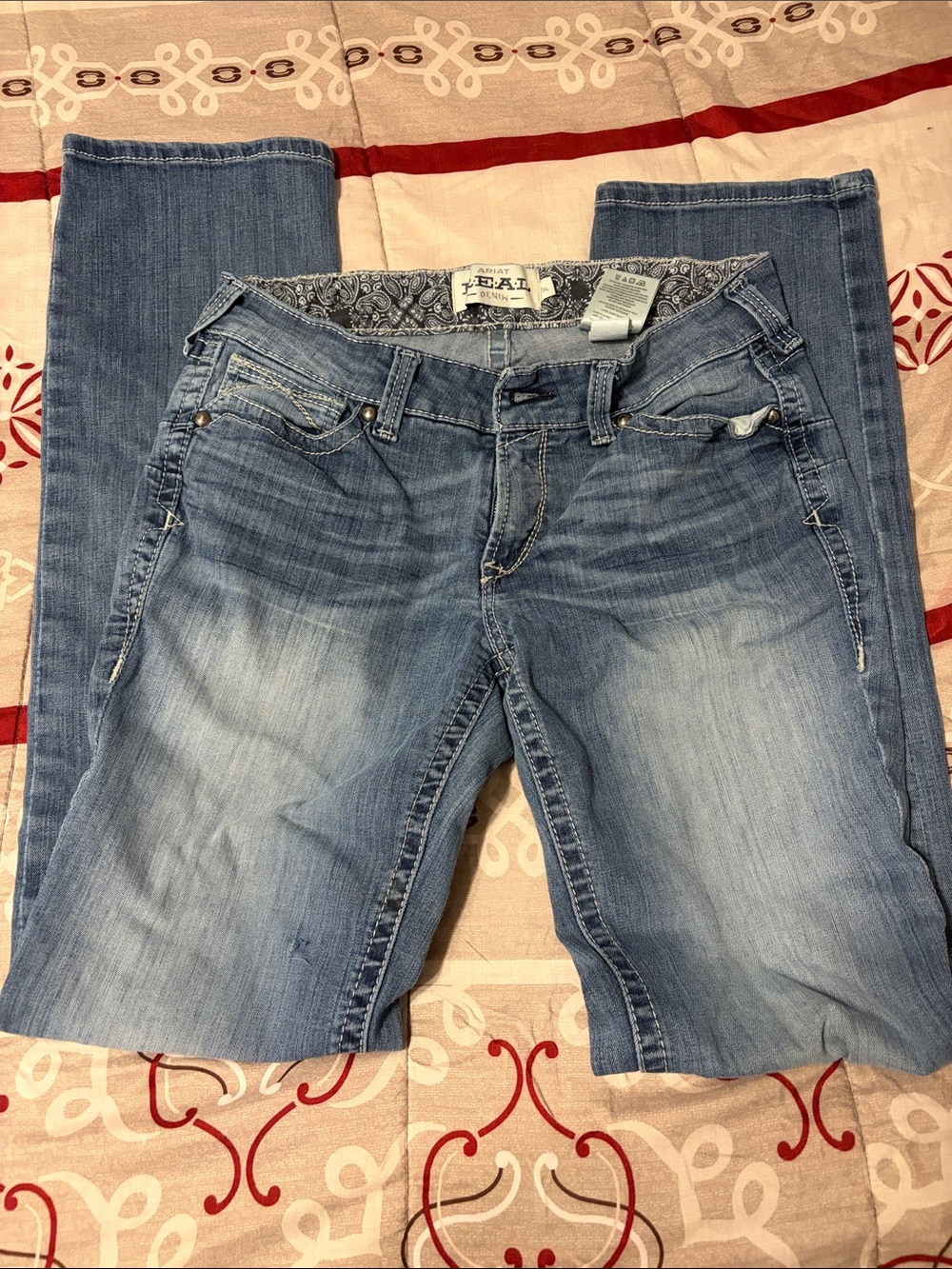 Ariat woman’s size 31XL mid rise straight leg